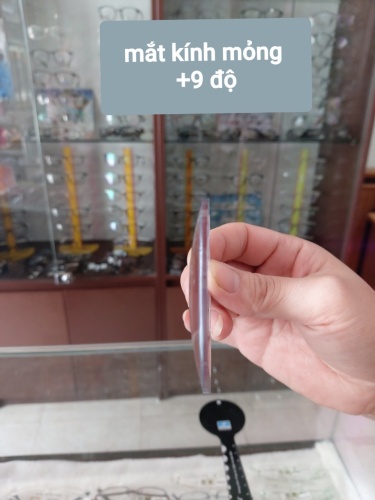 Mắt kính  mỏng 1.67